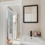 Elegant & Charming 2br Near Lxfactory Apartment *