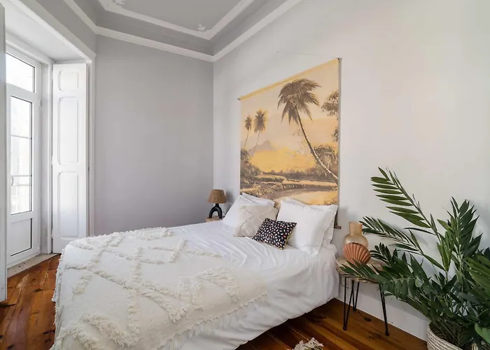 Elegant & Charming 2br Near Lxfactory * Лиссабон