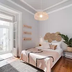 Elegant & Charming 2br Near Lxfactory Lissabon