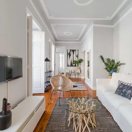 Elegant & Charming 2br Near Lxfactory Lisbon