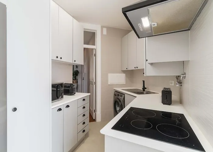 Elegant & Charming 2br Near Lxfactory Лісабон