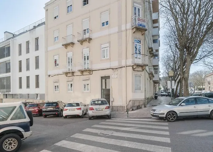 Elegant & Charming 2br Near Lxfactory Апартаменти *