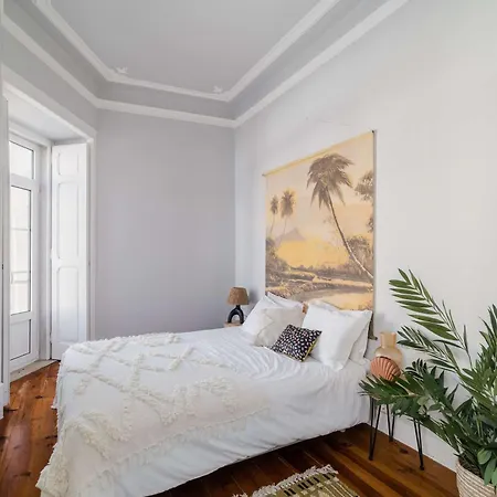Elegant & Charming 2br Near Lxfactory Apartment Lisbon